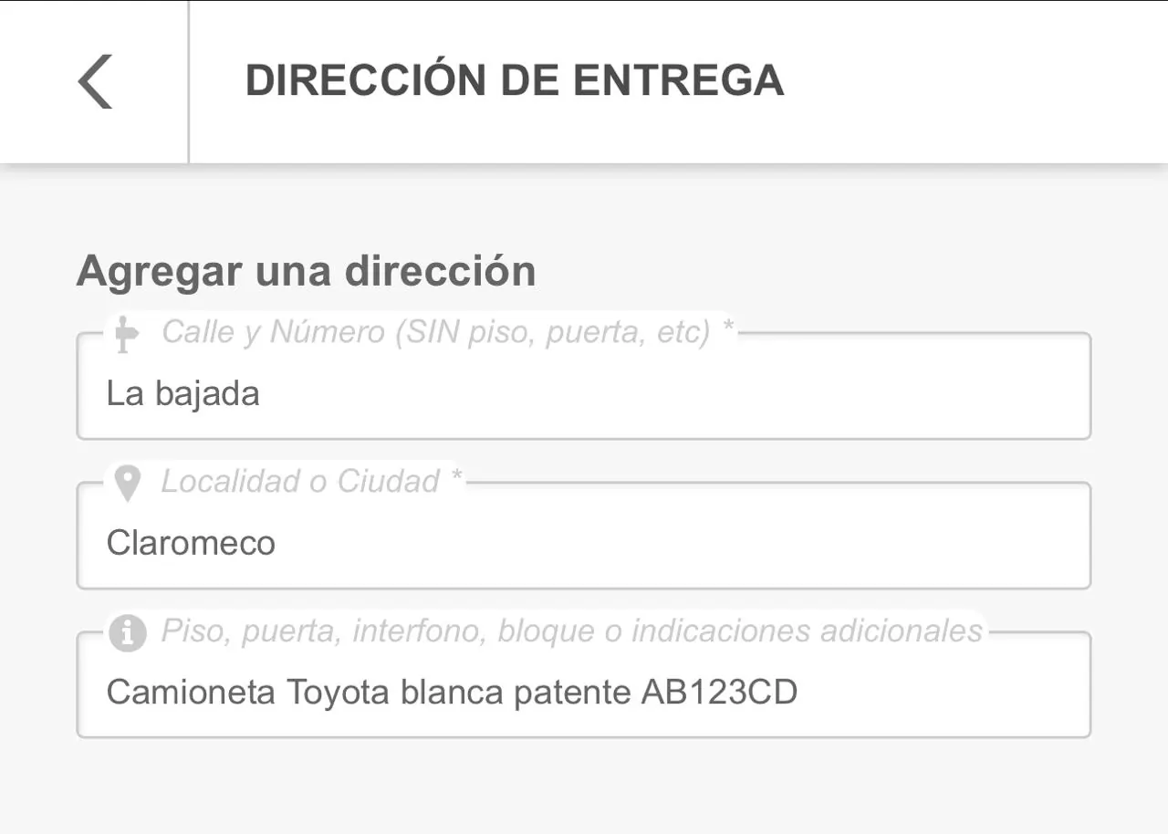Pantalla con campos para completar dirección y referencia